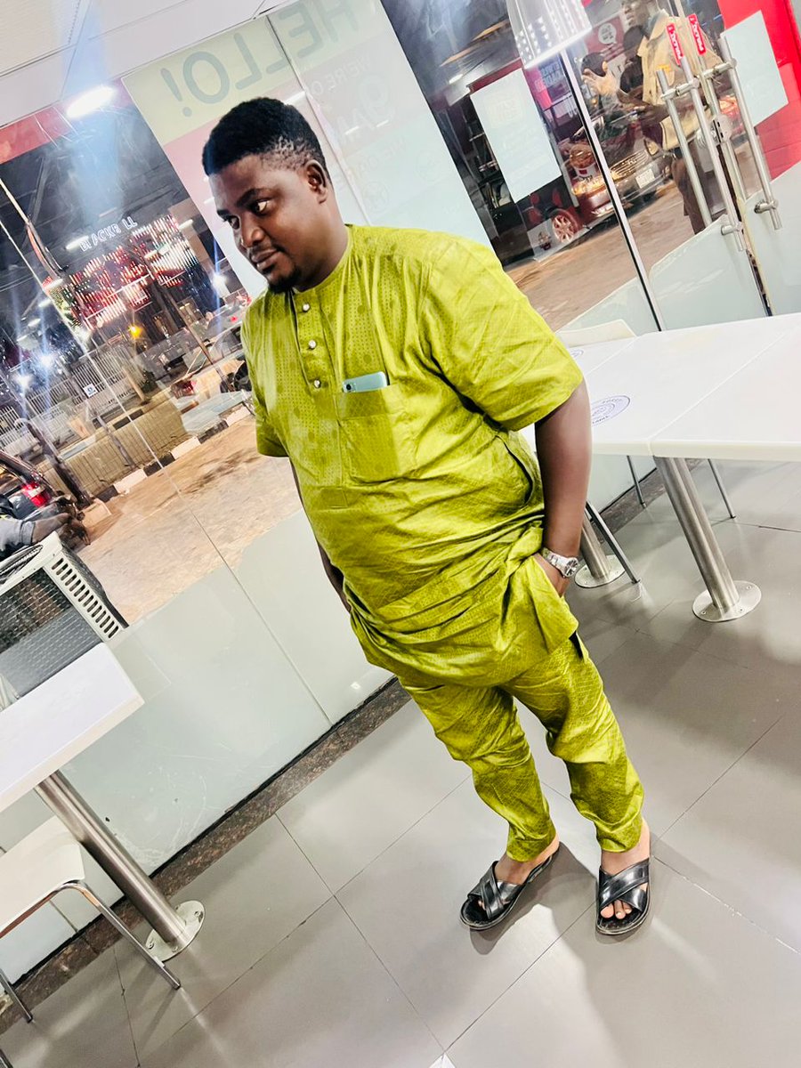 RabiuSarkingida's tweet photo. Sarki ne https://t.co/8TB5Vm7vZb