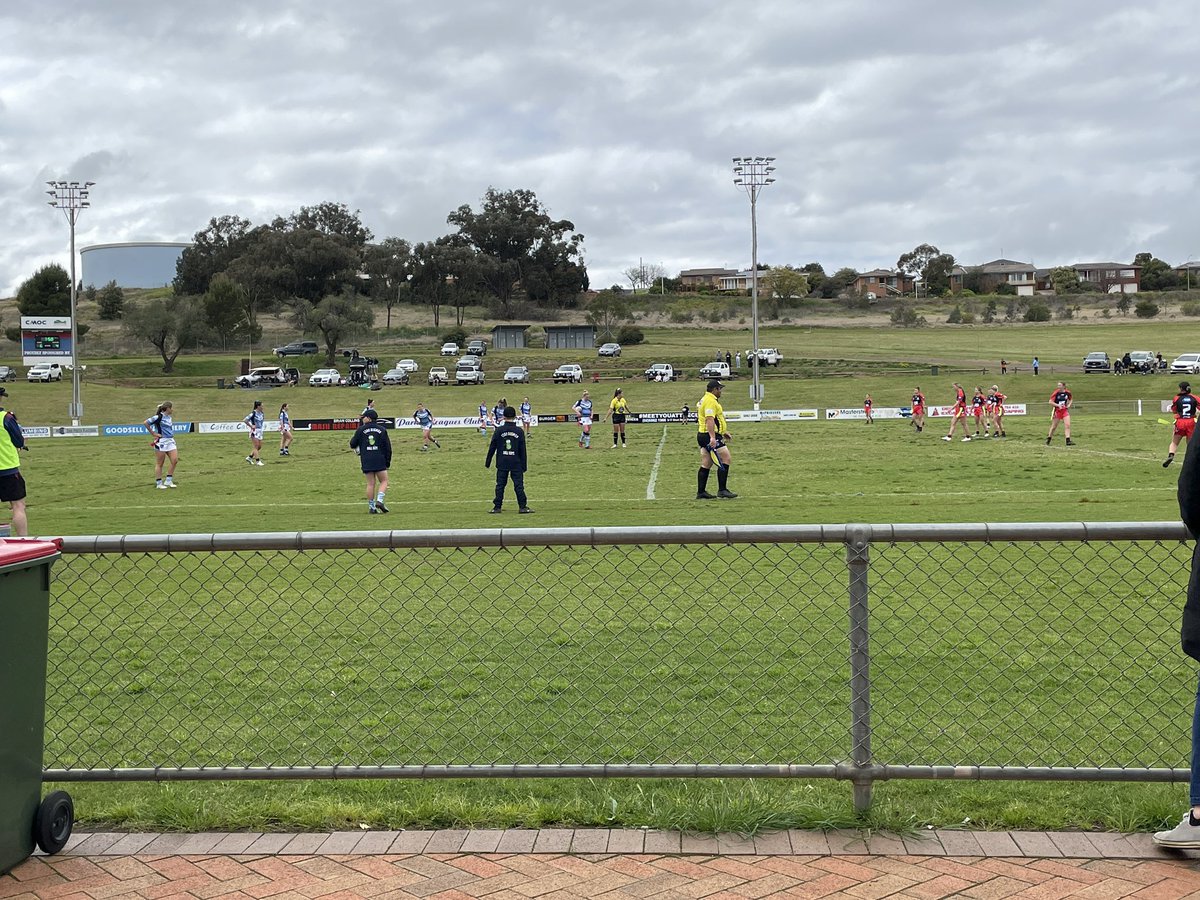 BomTarber98's tweet photo. Overcast day here in Parkes for the #Group10 v #Group11 matches as well as the presidents cup. G11 lead 12- 4 at half time in the league tag fixture.              In other news, the canteen is looking very appealing @WesternRams #canteenchat https://t.co/Mh6rPFS2jM