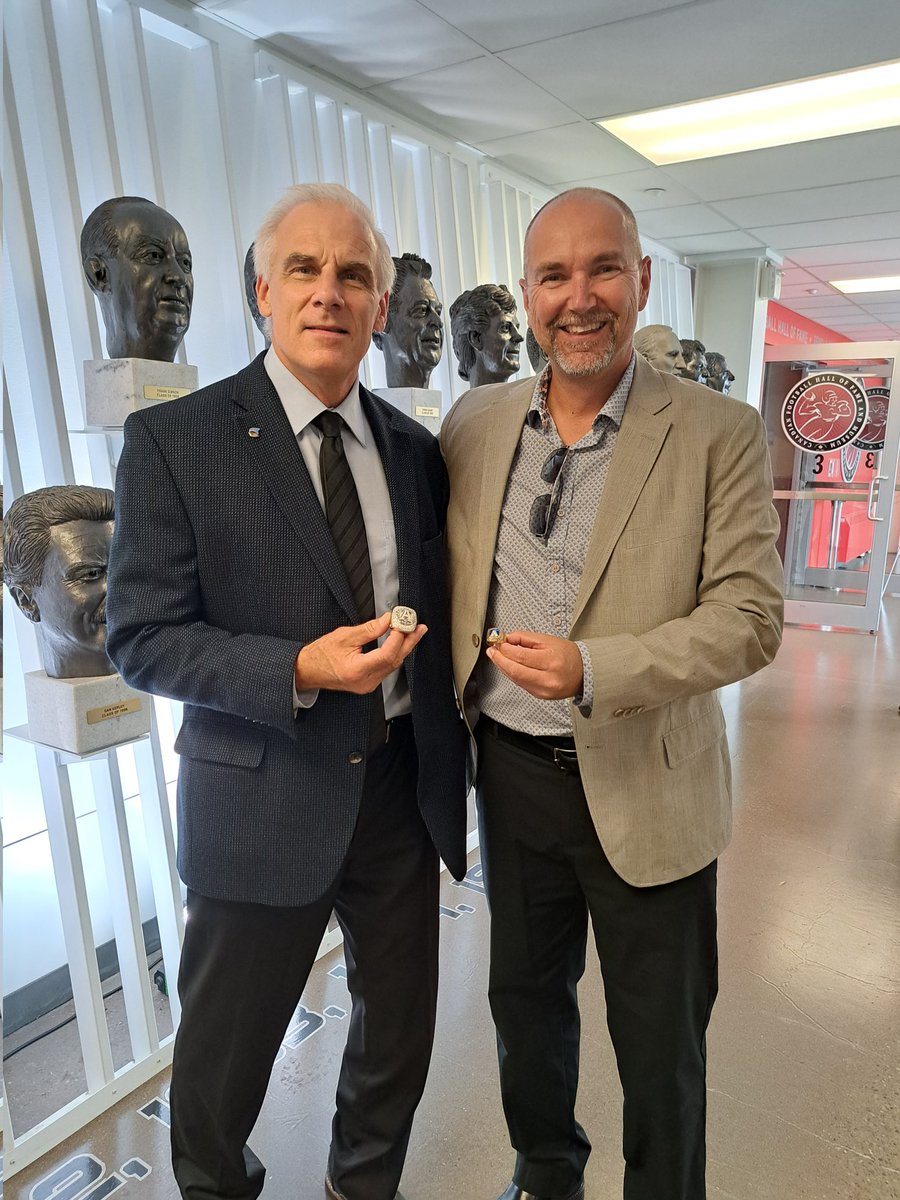 GavinLake's tweet photo. Great seeing @TorontoArgos @RobertBronk @CFL_Alumni at #DaveRitchie and #RickyRay @cfl #HallOfFame #induction #GeneGaines #AllLove https://t.co/SWQWCwrU57