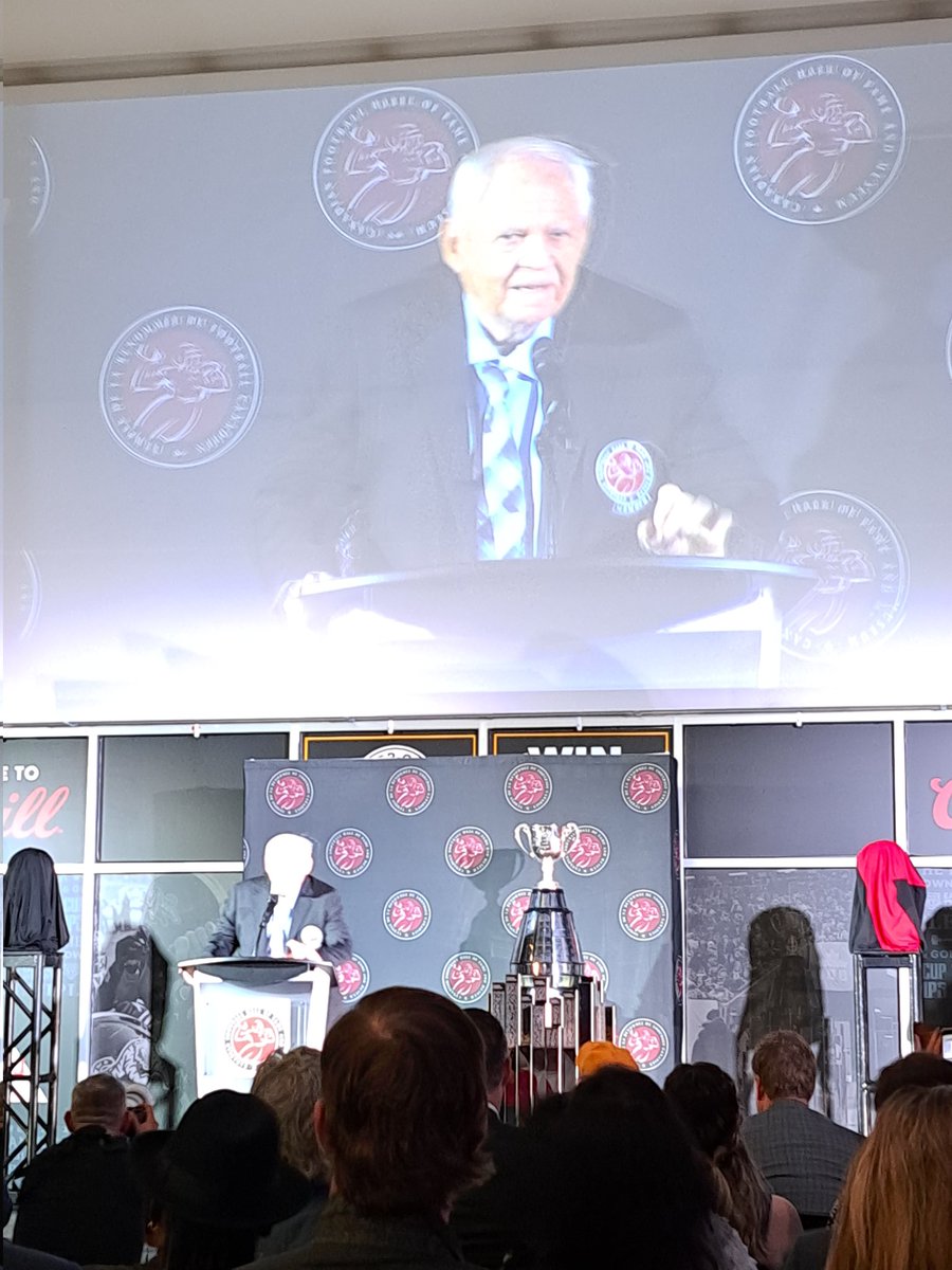 GavinLake's tweet photo. Great seeing @TorontoArgos @RobertBronk @CFL_Alumni at #DaveRitchie and #RickyRay @cfl #HallOfFame #induction #GeneGaines #AllLove https://t.co/SWQWCwrU57