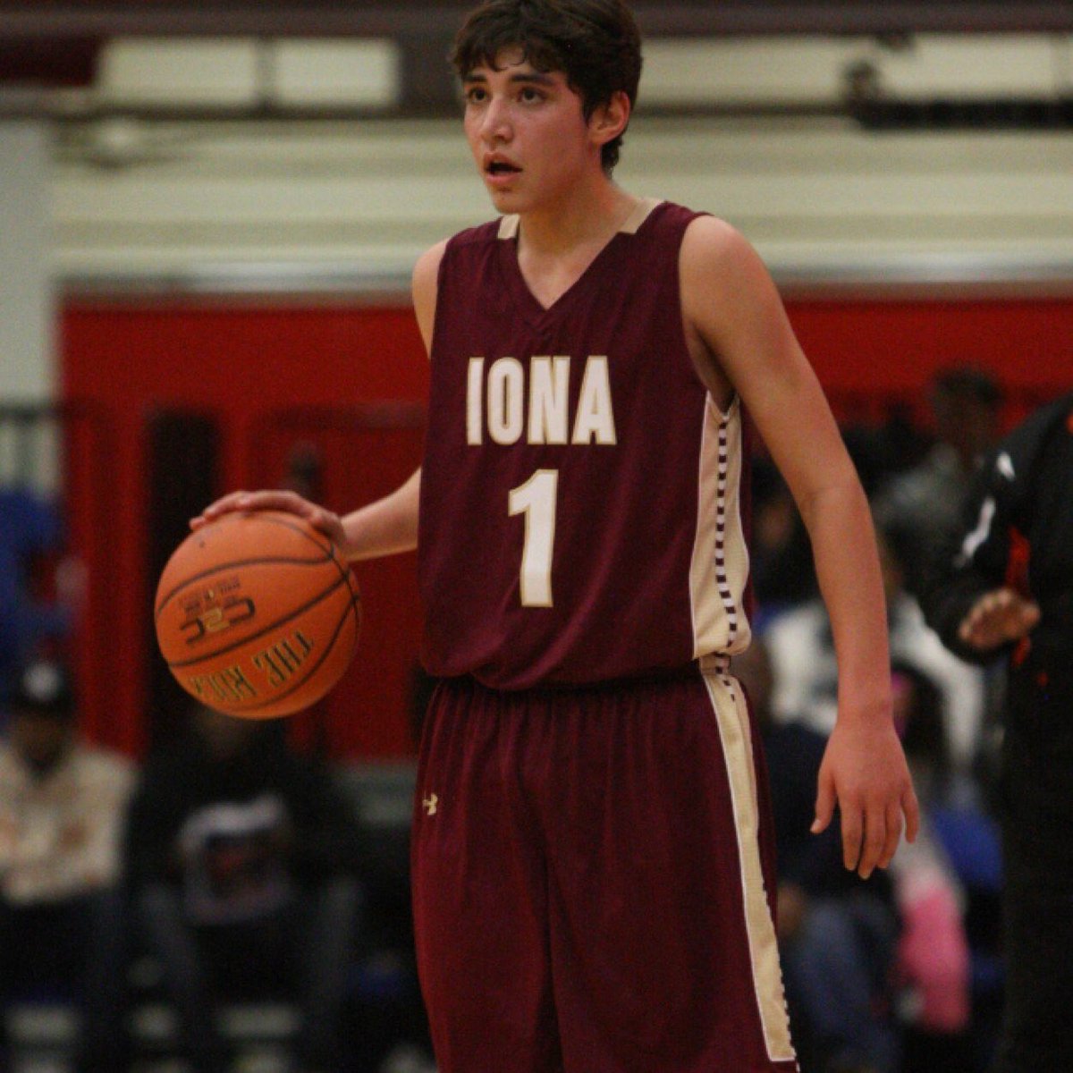 UVaHoopsRiffs's tweet image. Ty Jerome this year. Watch.

#TyBallgame #TyLand #GoHoos #IonaPrep 
@tyjerome_
