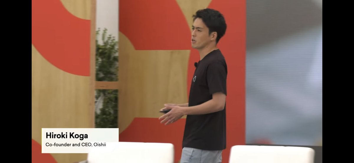 O1sh11farm's tweet image. CODEのスピーチが公開されました。

Tim Cook、Pichai氏、Jassy氏やEvan Spiegelも全て無料なので是非他のセッションもどうぞ！私が登壇した三日目から会場が外になったのですが、あの赤いステージが良かった…🤣

Oishii Co-founder&amp;amp;CEO Hiroki Koga | Code 2022 youtu.be/V651eD-EuuI @YouTube