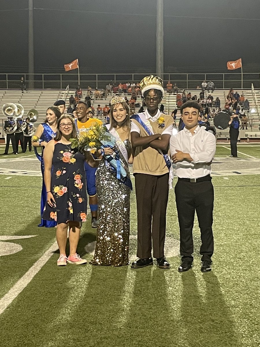 scclbuffs's tweet photo. Congratulations to our HOCO King Isaiah Banks and HOCO Queen Audrey Lozano!!! ⁦@SCUCISD⁩ https://t.co/DRwKOr1kCs