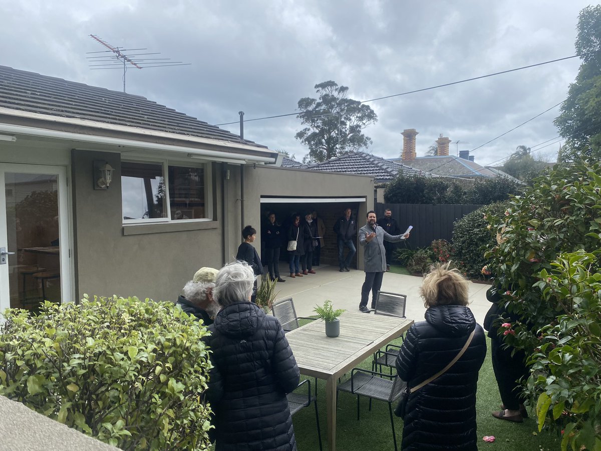 woledgehatt's tweet photo. 1/12 Byron Street Brighton
Stephen Smith, Barb Gregory 
#MarshallWhite
Opened $1.2m VB
$1.275m referred &amp; on market 
$1.292m sold
Bidders 3

#woledgehatt #propertynews #melbRE https://t.co/EpsUyTsdi2