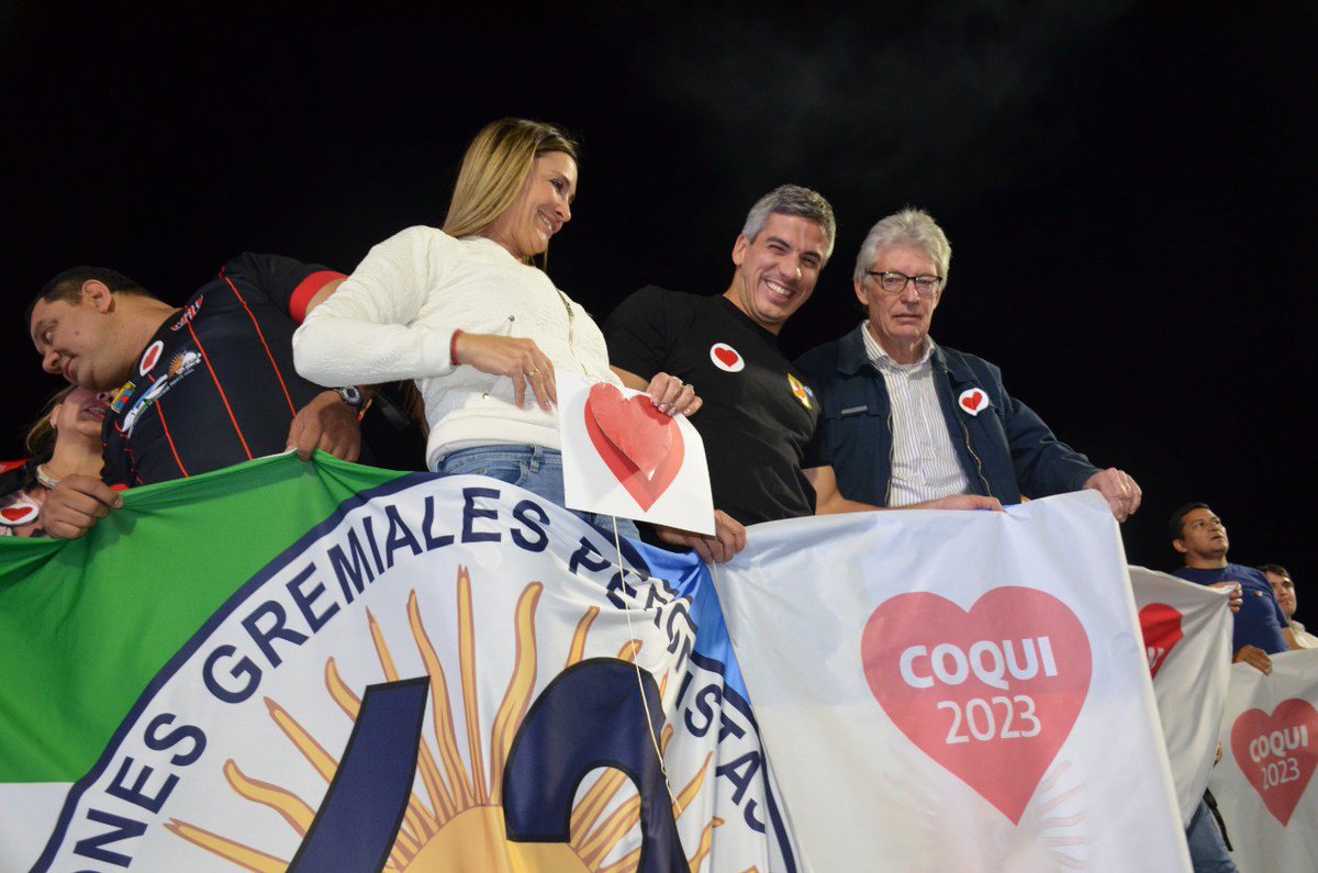 hugo_sager's tweet photo. Hoy más que nunca, el liderazgo, las convicciones y su fortaleza de seguir cumpliendo muchos sueños, serán plasmados en 2023 de la mano de Jorge Milton Capitanich.
¡Gracias compañeras y compañeros por el abrazo y el afecto de siempre!! ❤️
#FCHMM #Coqui #15Años https://t.co/aZdDX96SHB