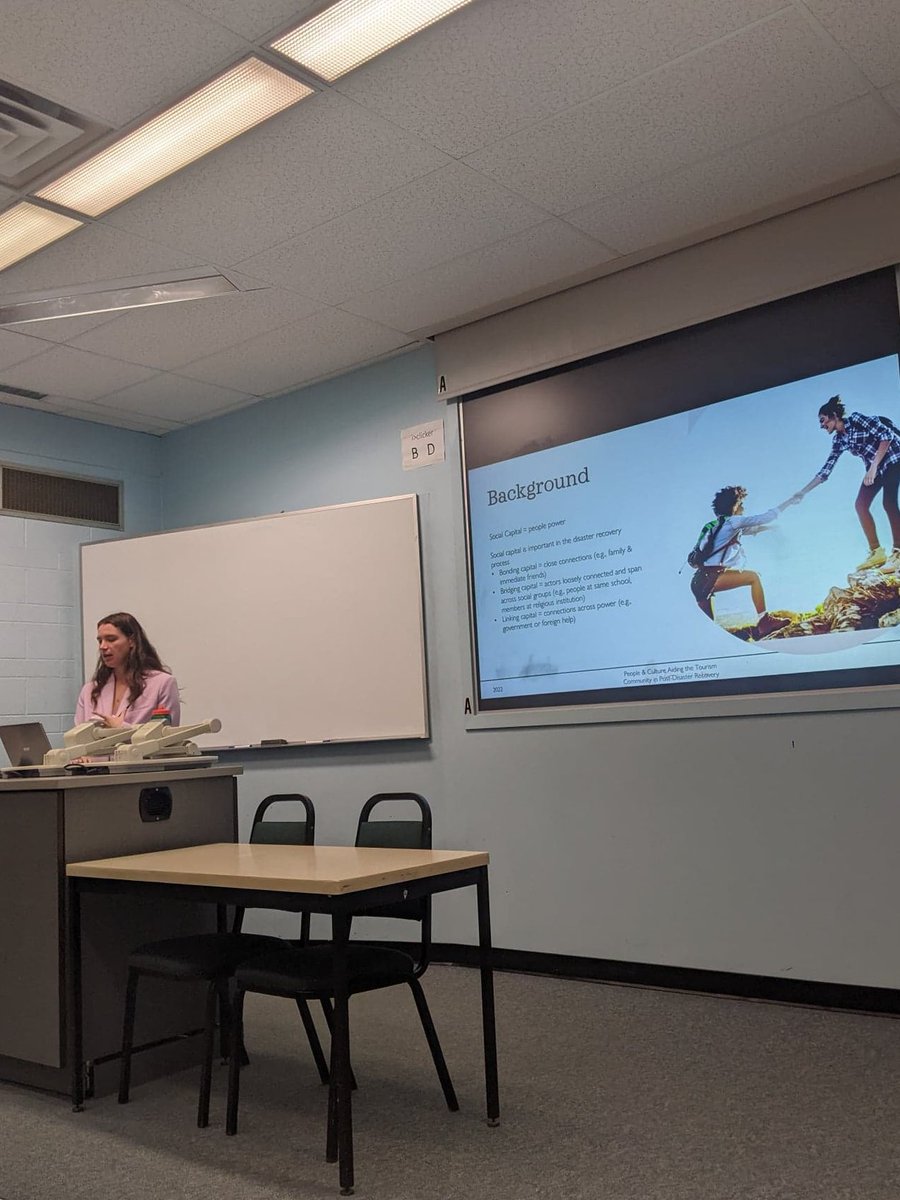 ProjectTasc's tweet image. Master Student @JacquelineHarper presented her research concept on "People and Culture Aiding the Tourism Community in Recovery After a Disaster" in 'Environment Graduate Student Conference' before she leaves to #Nepal for her field work. @Dipak_bk9 @bdoberst