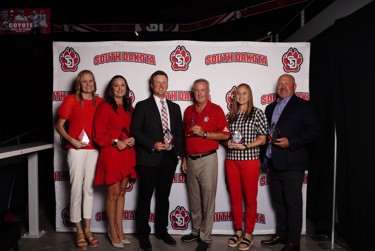 SDCoyotes's tweet photo. Congratulations to the newest members of the Henry Heider Coyote Sports Hall of Fame!

#GoYotes x #WeAreSouthDakota 🐾 https://t.co/W7rlMIHqiL