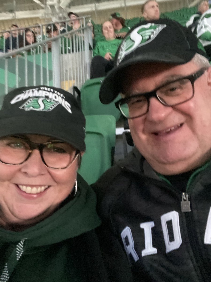 PirotC's tweet photo. #RidersLive #Touchdown https://t.co/Y5TAUlmGfA