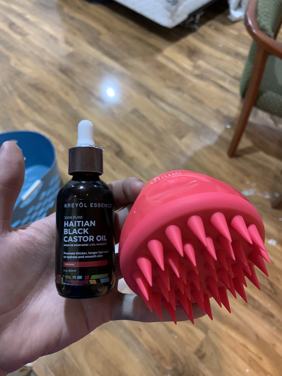 liam_secrest's tweet photo. Landry thinks I’m going bald so she got me a “present” 🎁 https://t.co/EFs7LTYxeU
