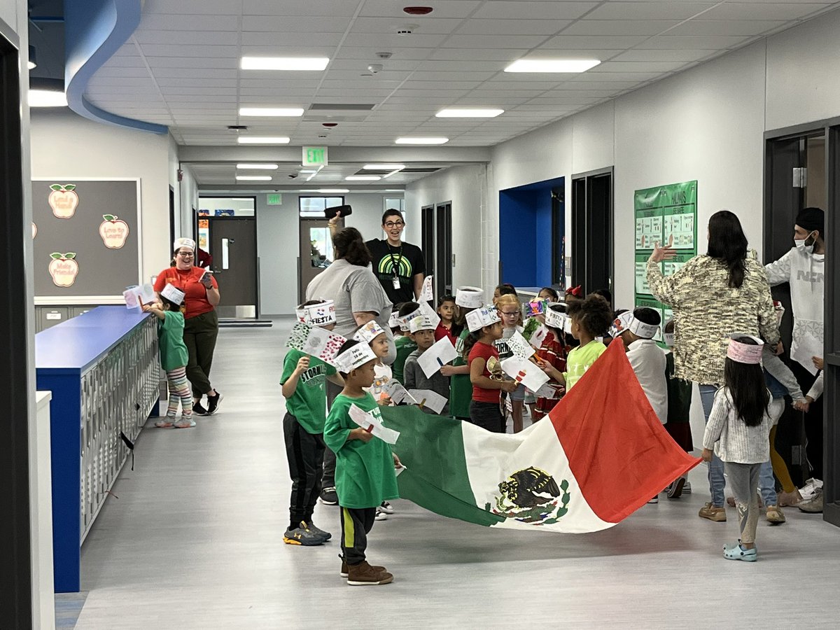 Today Storm Lake Dual Language kindergarten classes celebrated Mexico’s independence from Spain (1810) #historymatters