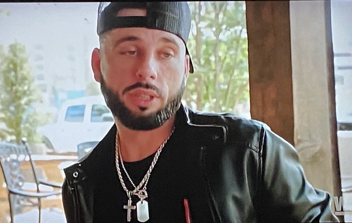 Kevin, bro. You cannot be too dumb to see her car outside yo hizzy and not think that Crazy Kayla didn’t follow you. If you think she put a tracker on your car than ya got even bigger problems 😂🤣😂#loveafterlockup #lifeafterlockup