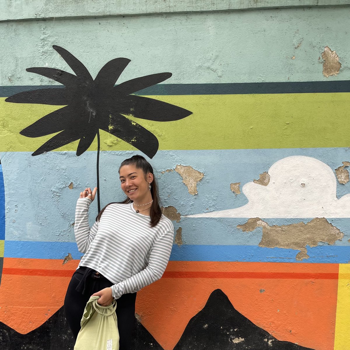 milachannn's tweet photo. Nächster Stopp: Rio de Janeiro📍
Obwohl das Wetter hier die ersten Tage wirklich schlecht war, hat mich die Stadt aufgrund der vielen bunten Graffitis und Straßen direkt um den Finger gewickelt (ganz abgesehen von den vielen netten Menschen natürlich!) 🫶🏻🎭 #studierenweltweit https://t.co/GpVzTb2WRm
