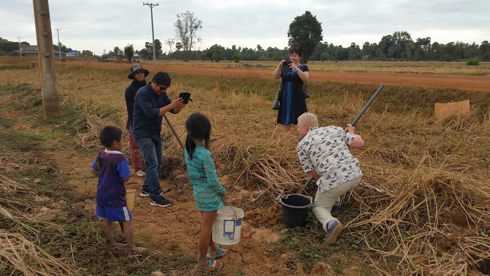 travelasiacarte's tweet photo. Some of the best travel experiences are the unplanned ones. For example, when our guests want to see what children are hunting for in a rice field (crabs), or trying their hand at preparing food (rolling rice paper). Our guides will help the interaction as you go local! https://t.co/SbyqwH7jY8