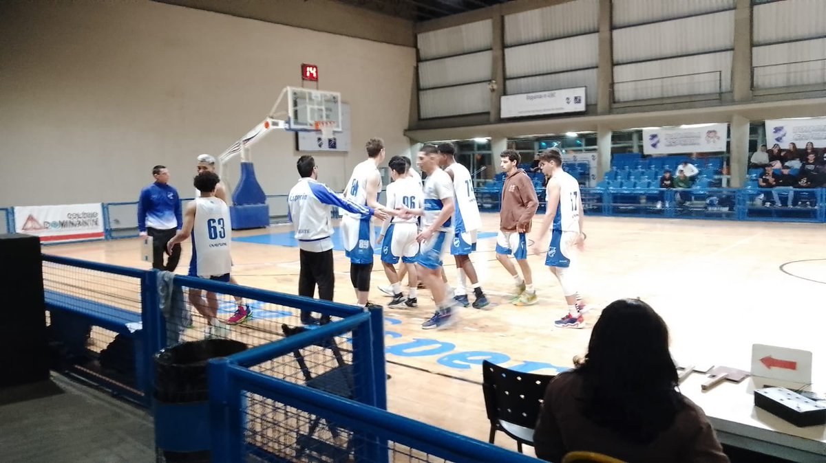 tv_esperia's tweet photo. Nesta sexta-feira (16), nossos atletas do basquete masculino entraram em quadra, pelo Campeonato Paulista. 

O nosso time, da categoria Sub-16, venceu o Corinthians, por 61 x 34.

E para fechar, nossa equipe, da categoria Sub-18, perdeu seu jogo contra o Corinthians + https://t.co/OOWnzawXpo