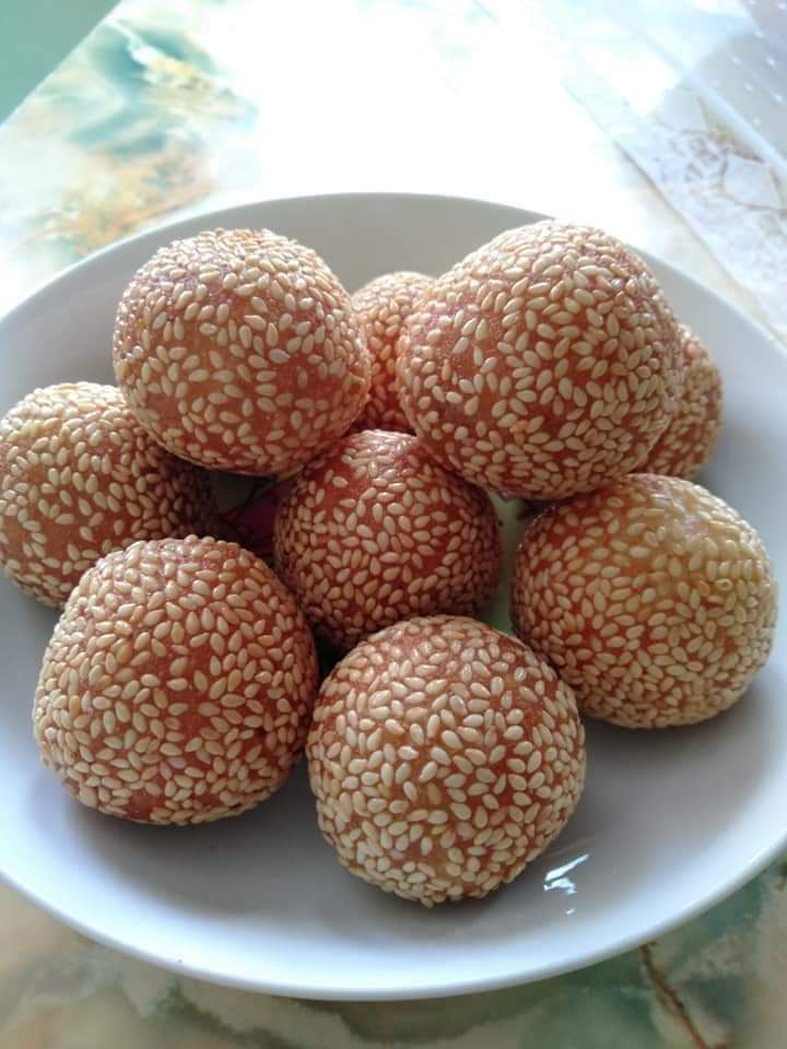 RaihaniTSN's tweet image. Yang mana satu &apos;onde-onde&apos; mengikut daerah anda?  Kiri atau kanan?

Kita 🇲🇾