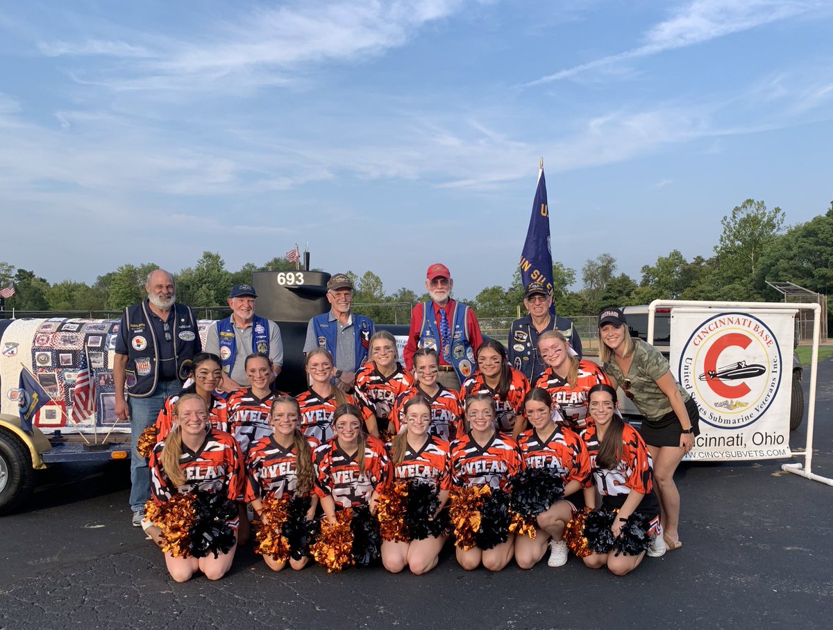 LHS_tiger_cheer's tweet photo. Military and First Responders Night at LHS! This is a replica of the USS Cincinnati submarine! #thankyouforyourservice  👏🏼🇺🇸👏🏼 https://t.co/h5DoZ3gbRg