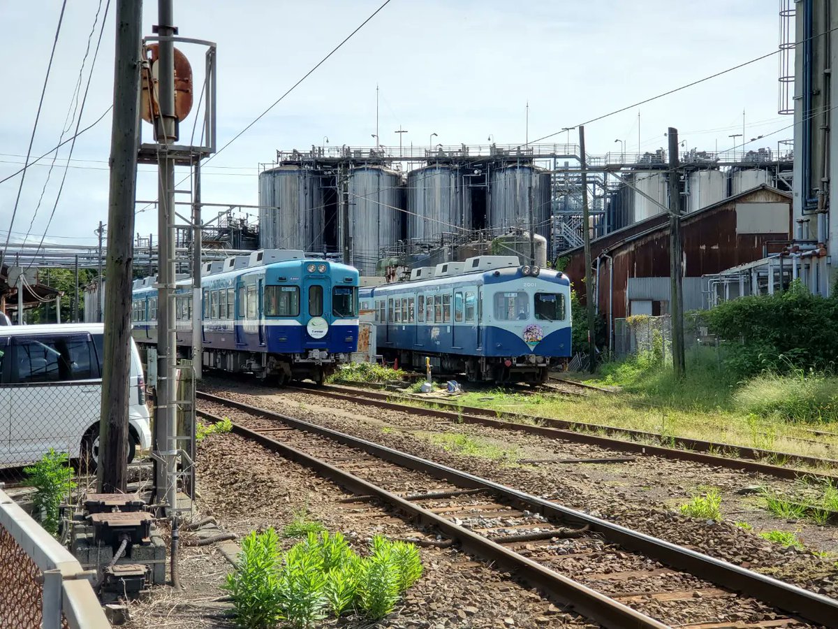 MC2_1182's tweet image. まるきゅー『電車って楽しいらぼ〜‼️』

と言っているかはともかく…

Robot Friendlyに参加した銚子電鉄
ロボットとの乗車を歓迎する1番電車にまるきゅーと乗車しました！

#LOVOT #銚子電鉄 #RobotFriendly