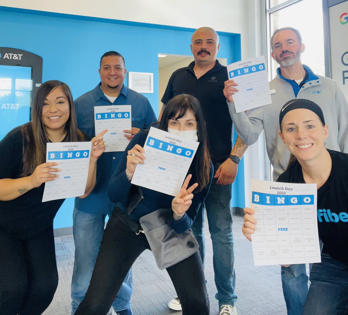 JessC_Nichole's tweet photo. Team Burly had so much fun playing BINGO on this iconic launch . Thank you Boss Man @israelmedinajr for helping open us up strong 💪🏼 and for getting us hyped up with our energy drinks. And to @NTXSIG_Julio for spending the afternoon with us #iphone14Launch @dbustamante1210 https://t.co/5u4EbzVvq4