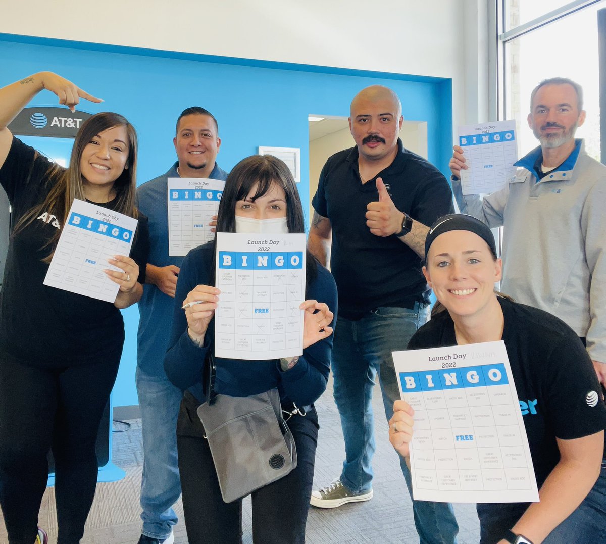 JessC_Nichole's tweet photo. Team Burly had so much fun playing BINGO on this iconic launch . Thank you Boss Man @israelmedinajr for helping open us up strong 💪🏼 and for getting us hyped up with our energy drinks. And to @NTXSIG_Julio for spending the afternoon with us #iphone14Launch @dbustamante1210 https://t.co/5u4EbzVvq4
