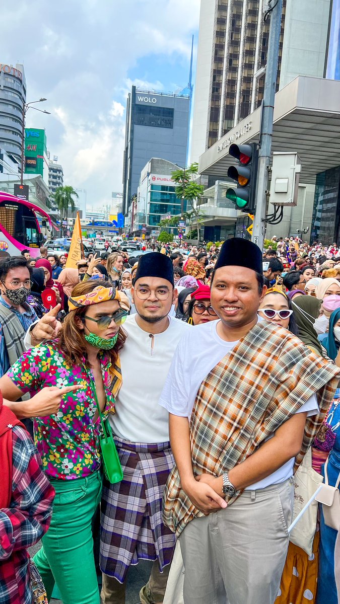 HangDhamin's tweet photo. Keretapi Sarong 2022 punya cerita. Tak sabar nak tunggu tema tahun depan. Katanya tema Dangdut 🤣😂 #KeretapiSarong22 @locco_my https://t.co/qx6pzZILbV