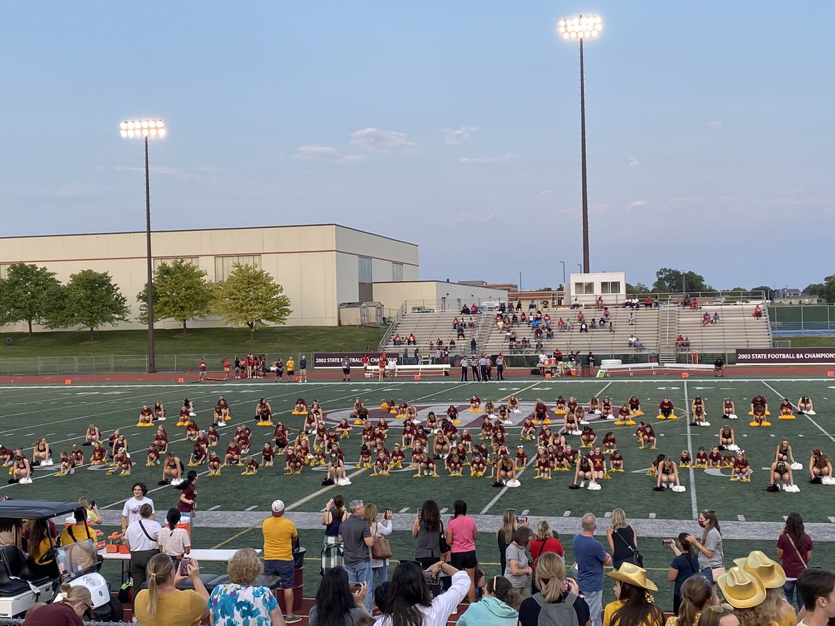 KaraCoyle's tweet photo. Loved watching this future Porter dance with the poms team tonight! #besttogether @LockportHS205 @chiefcoyle @DrJohnGreenan @PorterSup205 https://t.co/18FFvZqhRz