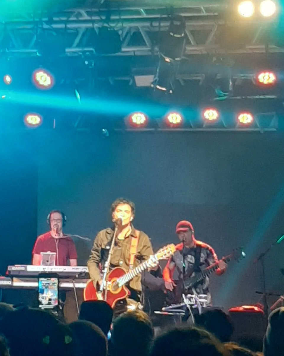 TalitaLopes_'s tweet photo. Sobre ontem, na minha melhor companhia de sempre @drcalifa no show desse cara que sempre admirei e sou fã @jorgevercillooficial ♥️🥰
📍 Mpb Búzios
#Búzios #eventotop #musicadequalidade #mpb https://t.co/QFRsRMvbhP