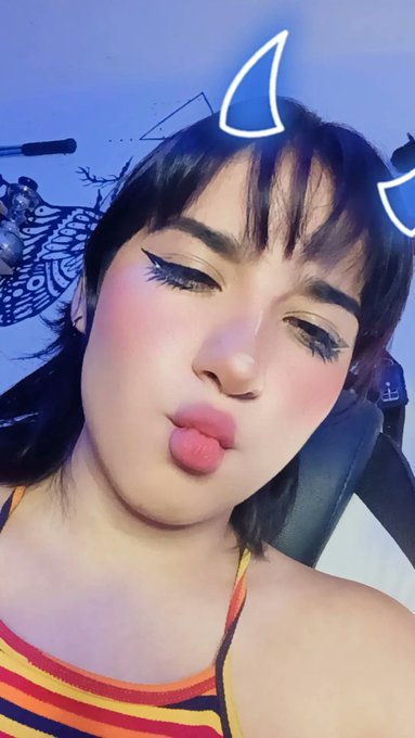 Besitos a todos los que le acompa&ntilde;an uwu https://t.co/Tx4s4p0MAT<a href="/tag/anime"class="tags"><span>#anime</span></a><a href="/tag/chile"class="tags"><span>#chile</span></a><a href="/tag/cosplayer"class="tags"><span>#cosplayer</span></a><a href="/tag/colombia"class="tags"><span>#colombia</span></a><a href="/tag/dccomics"class="tags"><span>#dccomics</span></a><a href="/tag/comics"class="tags"><span>#comics</span></a>