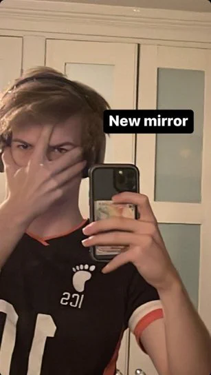 HE HAS A HAIKYUU SHIRT LETS GOOOOOO 
