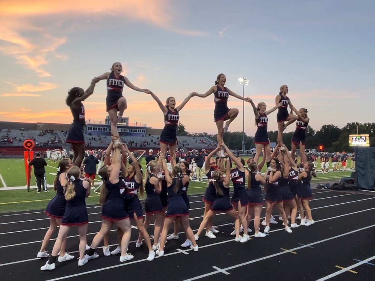 fitch_cheer's tweet photo. Homecoming Game 2022: another win for the Falcons! ❤️🏈💙 https://t.co/GQLOtzWsKW