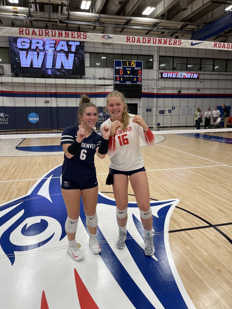 Welcome to the 1,000 Club, Roadrunners! 💪😤🔥🥳👊💯 🏐 @Ashlyn_2 - 1,000 digs 🏐 @rylee_hladky - 1,000 kills #GetRowdy🔴🔵