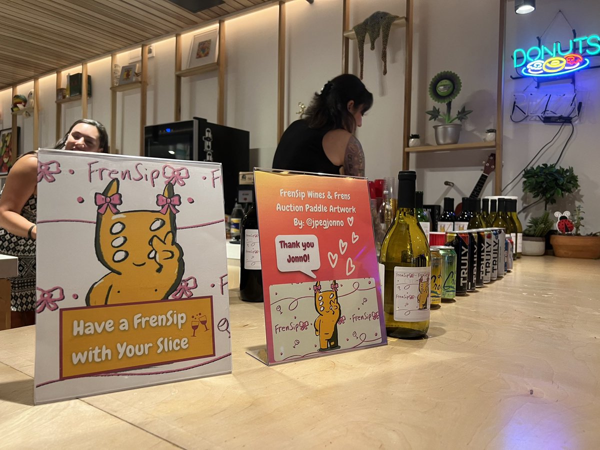 A frenly UFO arrived in San Francisco so we beamed aboard! Pleasantly surprised to be dropped off at the first night of <a href="/TheFrensFest/">Frens Fest 🎉</a>! #FrensFestLA

Thanks for the ride <a href="/alienfrens/">alien frens</a> 🛸💜