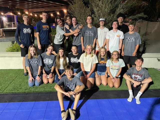 HigleyXCTF's tweet photo. Thank you to the Miner family for hosting FAMILY dinner! Ready for our meet in the morning!🏃‍♀️🏃‍♂️🏁 https://t.co/fw9ouRu8hF