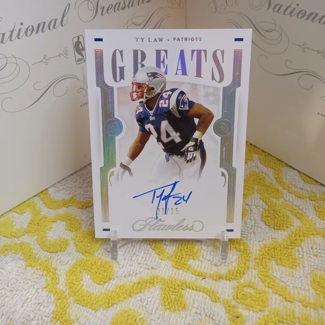 HpCollectables's tweet photo. #PCFriday * Ty Law * Flawless Greats /25 @HpCollectables https://t.co/4I7hgrNofC