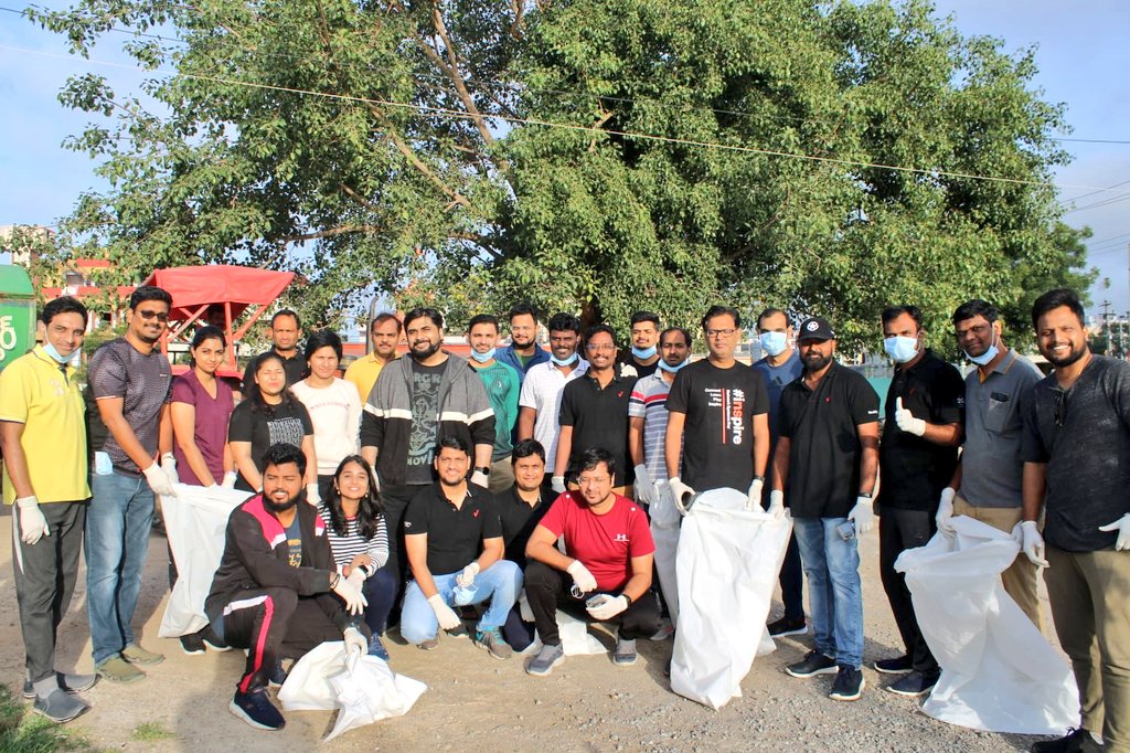 sramtweetz's tweet photo. Network Systems @VZIndia on a mission at #worldcleanupday2022  A lot of cleaning, time best spent on a beautiful Saturday morning.. Ameenpur Lake Hyd, Marina Beach Chennai &amp; couple virtual locations: impact, fun, satisfaction! #citizenverizon #verizon @Verizon https://t.co/aJshBta0Io