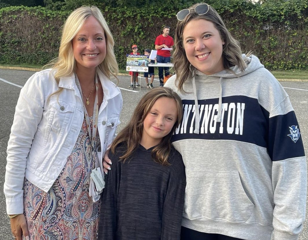 jim_polansky's tweet photo. Primary school block parties set a great tone for the new year! @HUFSD #FlowerHillPrimary #JeffersonPrimary #SouthdownPrimary #WashingtonPrimary https://t.co/YkLpenvwgD