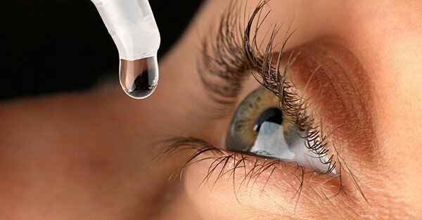 İsrailli bilim insanları, miyop ve hipermetropu ortadan kaldıran göz damlası yaptılar. Domuzlarda olumlu sonuç veren damlanın bu yıl yapılacak insan testleri de başarılı olursa gözlük tarihe karışacak.