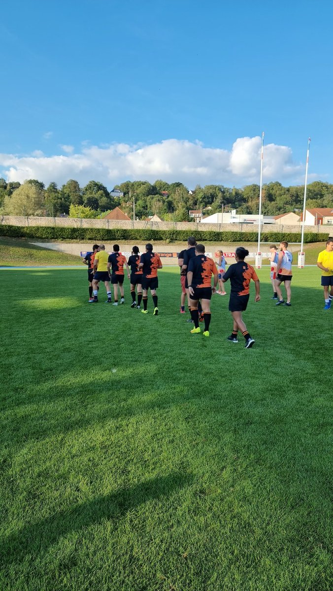 Tellement fière et honorée d avoir participé au trophée des partenaires <a href="/FranceRugby/">France Rugby</a> au CNR Linas Marcoussis 🤩🤩 Une journée hors du temps avec une cohésion d équipe <a href="/Orange_France/">Orange France</a> au top qui nous aura permis d atteindre la 3eme place 💪
Merci <a href="/BertrandToudic/">Bertrand Toudic</a> <a href="/Solange_Rama/">Solange Rama</a> 😉