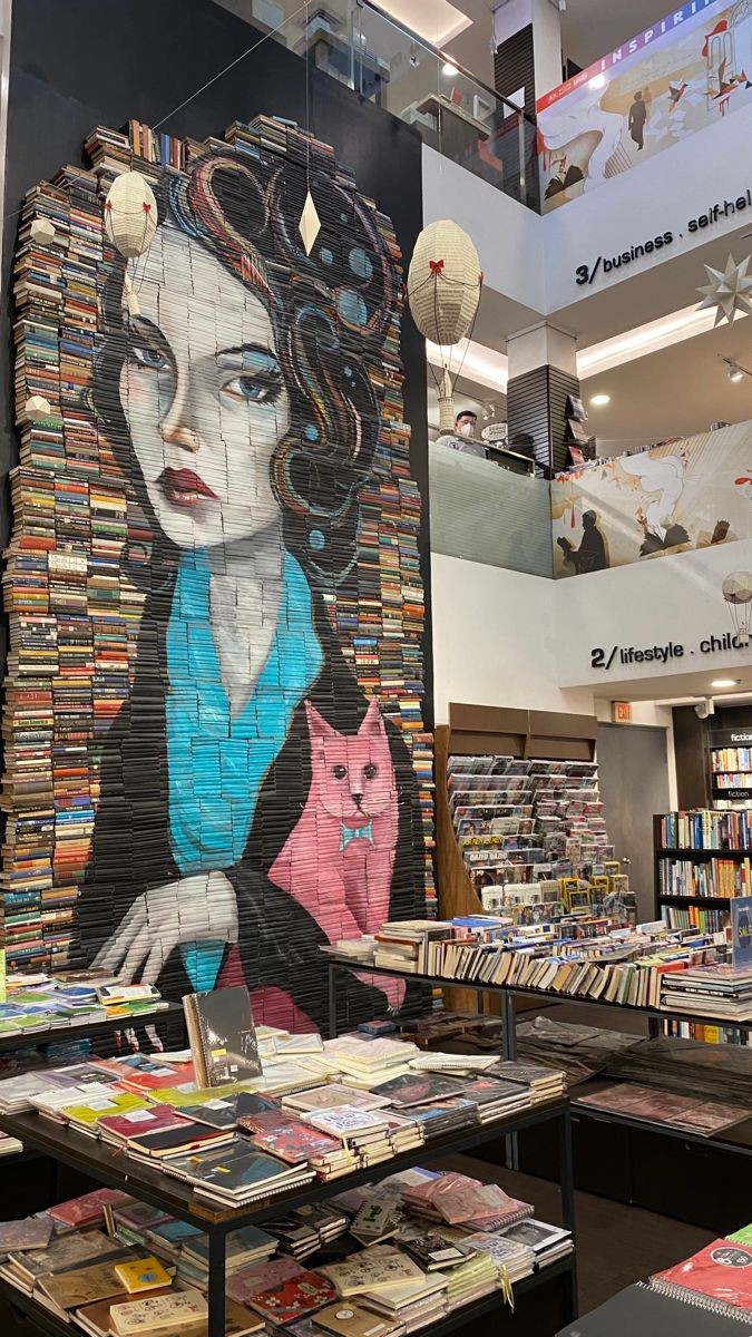 Cleopatra__2002's tweet photo. 📚 book paintings 🎨 beautifully extravagant..by Mike Stilkey 🎨 https://t.co/45IHpB46mf