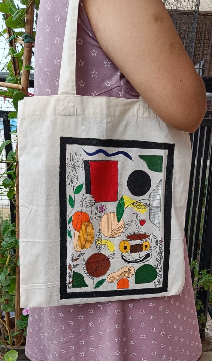 tikulli's tweet photo. Say No to Plastic.Get this Eco-friendly #Handpainted 100% #Cotton #Boho #totebag today. You can pair it with my handpainted zipper #pouches and/or #giftbags.DM for price& details.#handmade #ecofriendly #biodigradable #art #Artist #giftideas #totebags #gifting #NoToPlastic #BuyNow https://t.co/RkiZa2sa8S