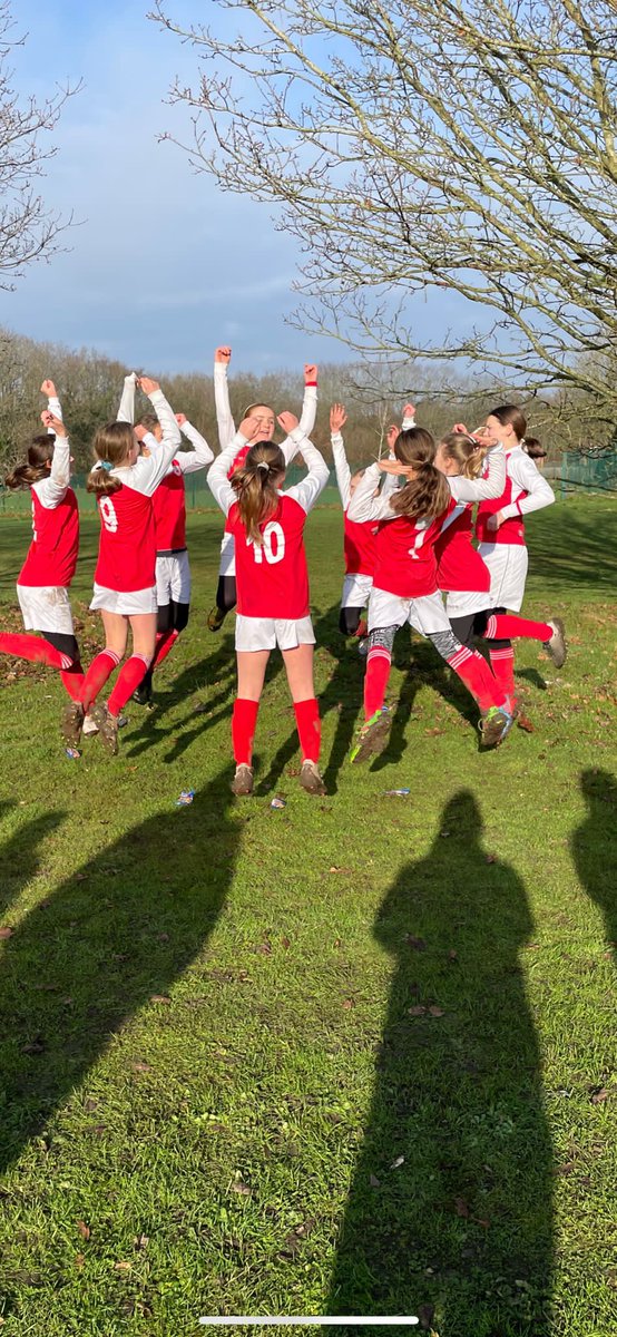 Does your daughter enjoy playing football? ⚽️
Oxshott Royals are looking for Girls in Yr 6 &amp; 7. Please contact David Meek (david@ultimate-coaching.co.uk) or Liz Richardson (orfc2019@outlook.com) if your daughter may be interested and would like a free trial training session.