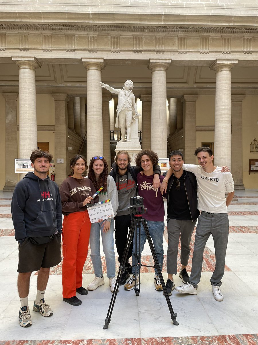 ppcaAix's tweet photo. #Ynov les étudiants du bachelor 1 audiovisuel sont présents pour la #JEP2022 - projet court métrage sur la présentation de la ville d'Aix-en-Provence- devant la statue de Mirabeau- Palais Verdun. https://t.co/l7Zf0rDInD
