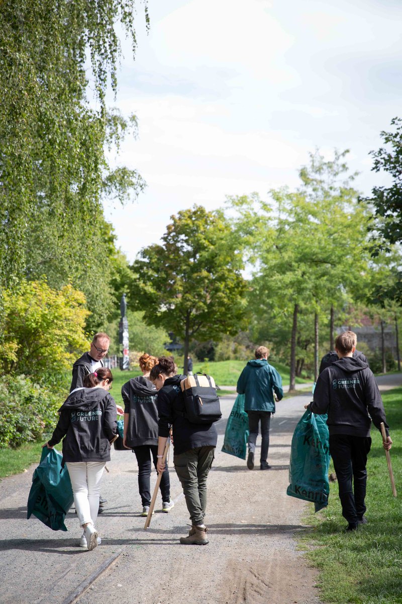 spread_group's tweet photo. We did it again! 💪 For #WorldCleanDay 22 we cleaned up the neighborhood again - and collected 4 XXL bags full of trash in a park near our Leipzig HQ! Thank you, #teamspreadgroup. 🧡 #spreadsustainability #keepitclean #letsdoitworld @LetsDoItWorld @world_cleanup https://t.co/Yd0Pu6WkeS
