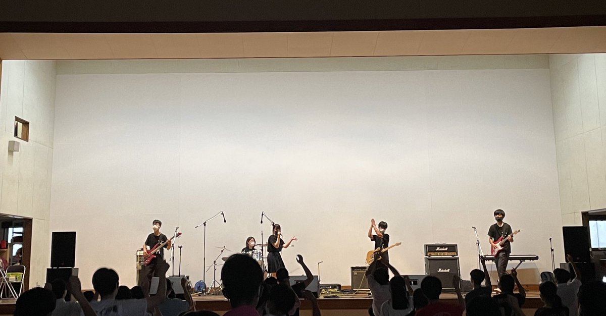 kenchibakeion's tweet photo. 中夜祭の最後はNO-ISが暴れまくる！！！ https://t.co/dlKFBXzUuu
