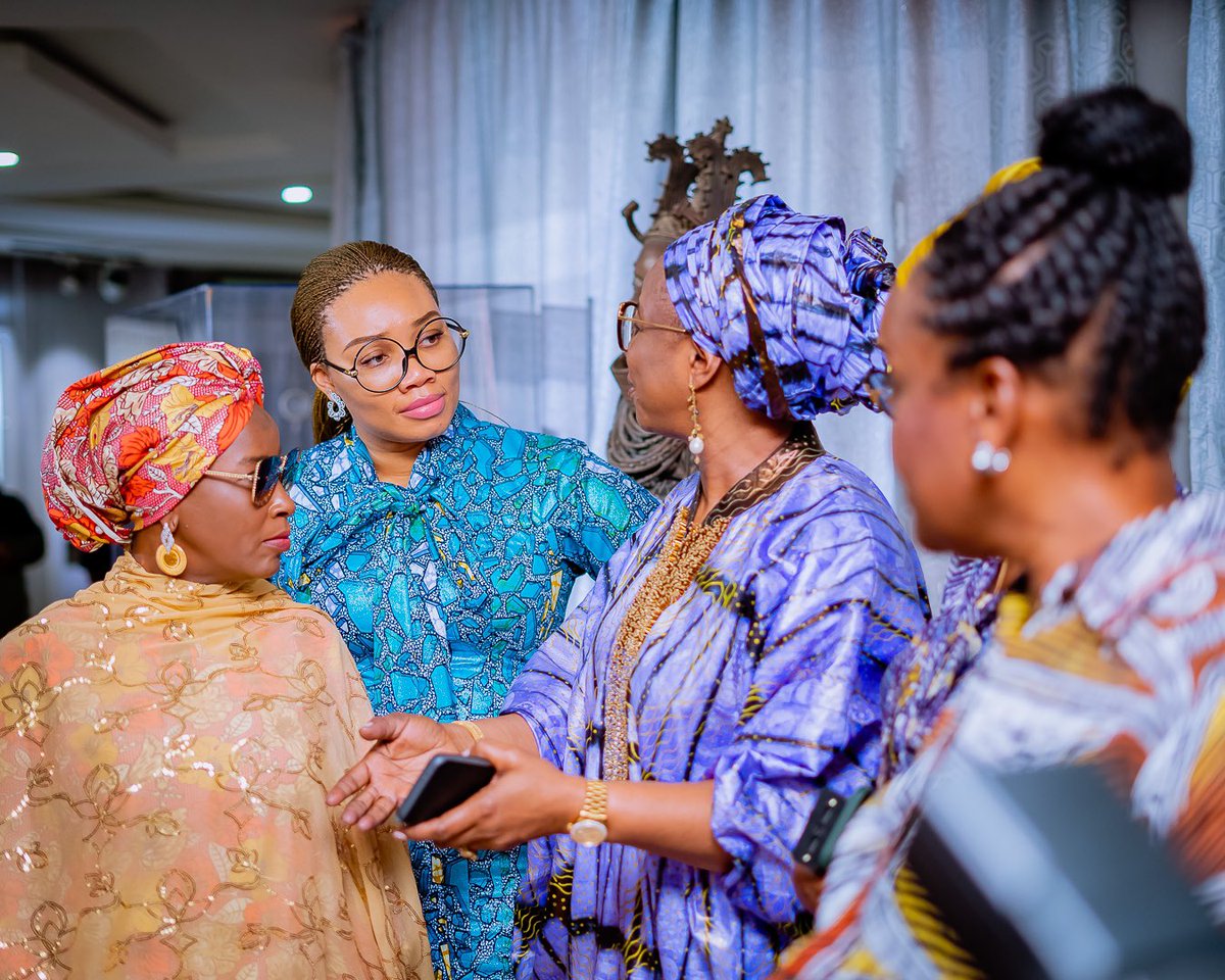 Chioma_Uzodimma's tweet photo. As part of the lined up activities for the Second Edition of the Betsy Obaseki Women Football Tournament (#BOWFT), I joined my dear sister and outstanding host, the First Lady of Edo State, Her Excellency Betsy Obaseki @BetsybObaseki and…
1/4 https://t.co/HxLS96fwEa