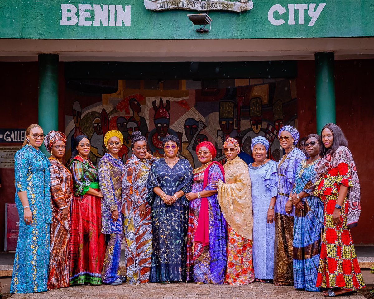 Chioma_Uzodimma's tweet photo. …that is impactful to women of all ages.
#chiomauzodimma #heimostory #SayNoToDrugs #BOWFT
Chief Barr. (Mrs.) Chioma Uzodimma
First Lady, Imo State, and Founder, GoodHope Flourish Foundation.
4/4 https://t.co/0ESuE9pNyt