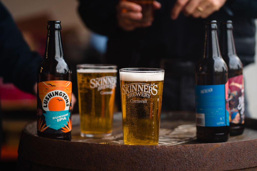 Skinnersbrewery's tweet photo. Why create an online account? For every £ you spend you get 1 point; when you reach 120 points you’ll receive a £10 discount on your next order. Let's be friends, with benefits!
#skinnersbeertribe #skinnersbrewery #buybeeronline #friendswithbenefits #cornishbrewery https://t.co/ZeBJDkhu9E
