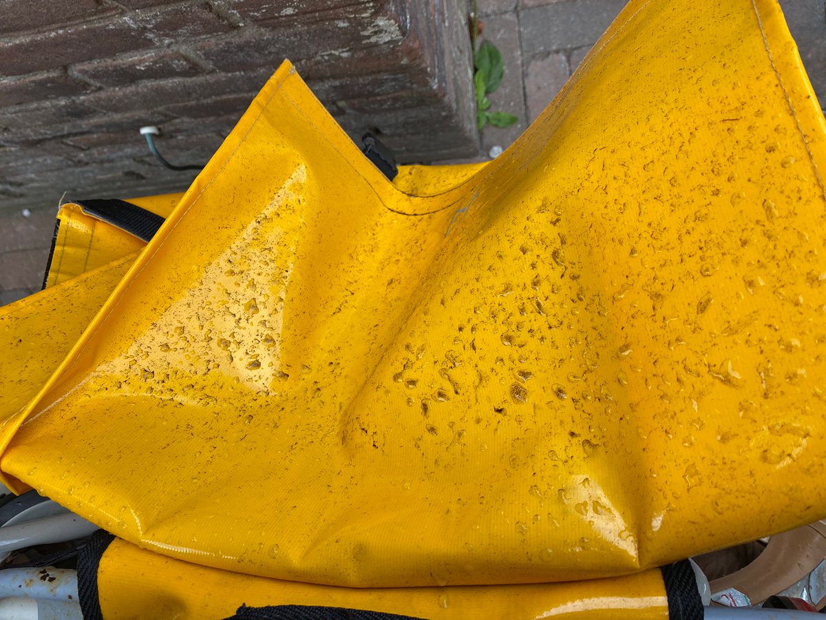 ♻️🌎 WORLDCLEANUPDAY in <a href="/Gem_Harlingen/">Gemeente Harlingen</a>. Met een poetsdoek alle bende die de afvalverbrander van <a href="/Omrin/">Omrin</a> afgelopen woensdag op donderdagnacht de lucht in heeft geblazen opruimen vandaag! <a href="/cdkfryslan/">CdK Brok</a> <a href="/fnpkf/">Klaas Fokkinga</a> @FumoInfo  <a href="/provfryslan/">Provincie Fryslân</a> <a href="/klaasfokkinga/">Klaas Fokkinga</a> #wcd2022