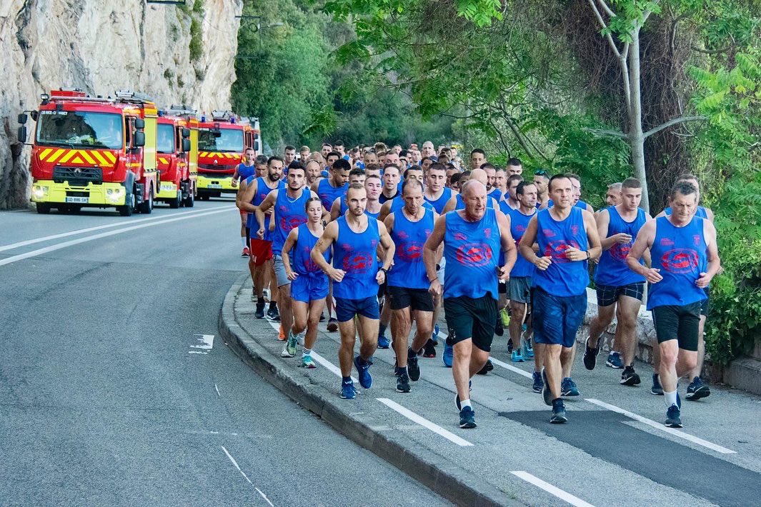 pompier_nice's tweet photo. #Palmathlon | La 21ème édition en mémoire de notre collègue Michel MEGE s’est achevée ce vendredi 16 septembre 2022 avec 150 participants 🏊🏃♂️
🏆 Le CIS HANCY a remporté le challenge.
✅ Cdt de Compagnie
#pompier_nice #nice06 #sport https://t.co/QzIgeUPp7p