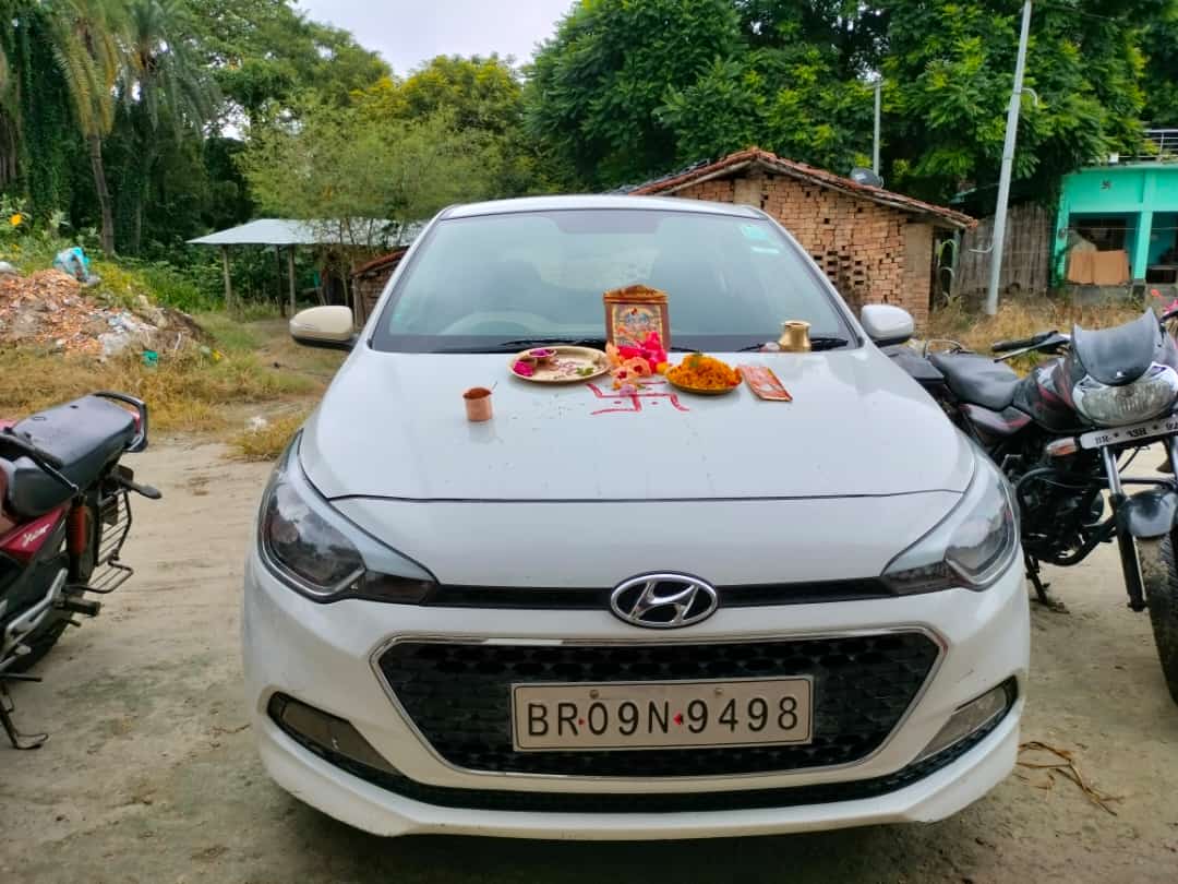 imravish12's tweet photo. विश्वतश्चक्षुरुत विश्वतोमुखो विश्वतोबाहुरुत विश्वतस्पात्‌।
सं बाहुभ्यां धमति संपतत्रैर्द्यावाभूमी जनयन्देव एकः॥
🍀🍀🍀🍀🍀🍀🍀🍀🍀🍀🍀🍀🍀
सृजन एवं निर्माण के देवता भगवान श्री विश्वकर्मा को समर्पित विश्वकर्मा पूजा की सभी को हार्दिक शुभकामनाएं। https://t.co/HQMu5wRwyA