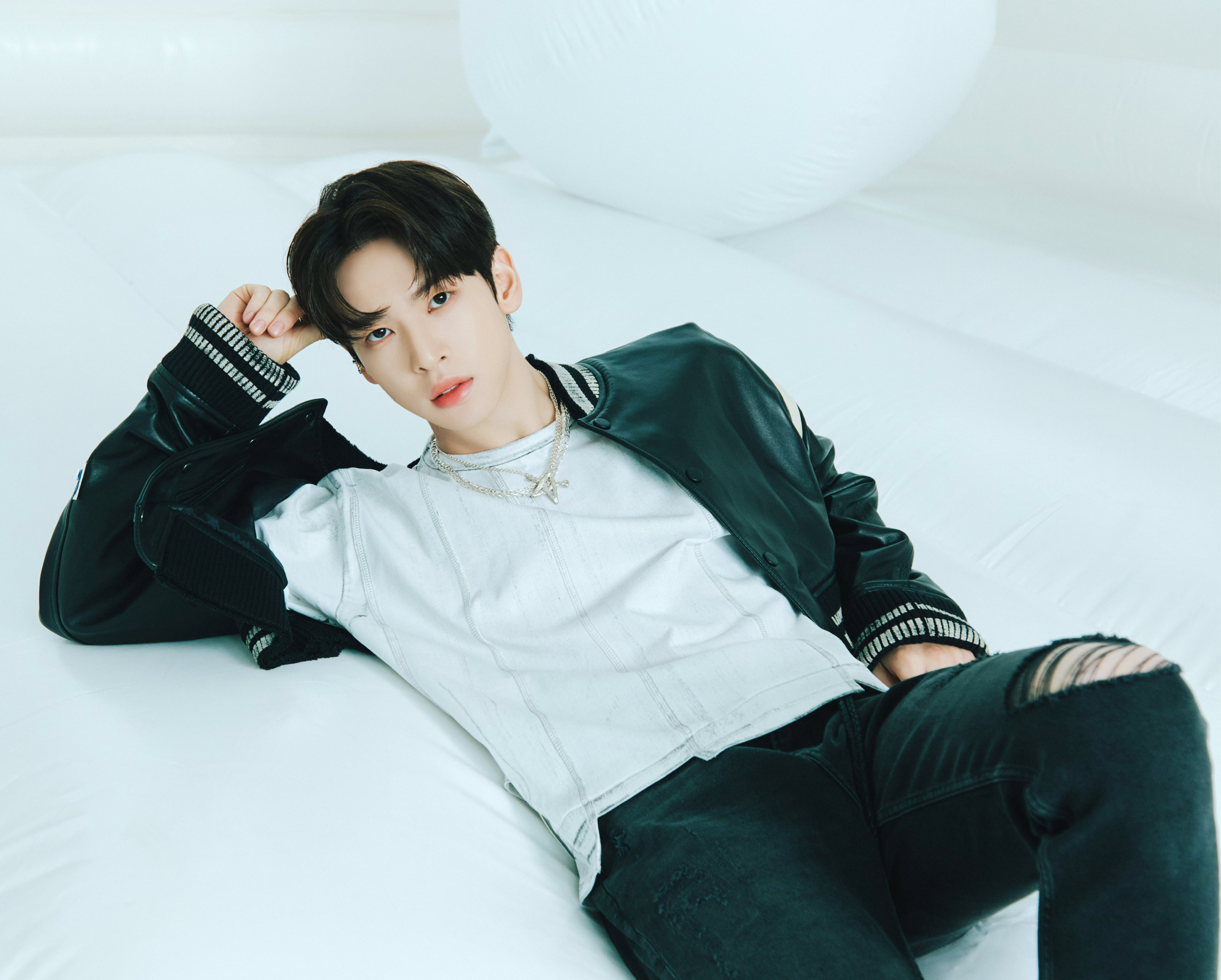 Fc17eFCagAAAcW6?format=jpg&name=4096x409